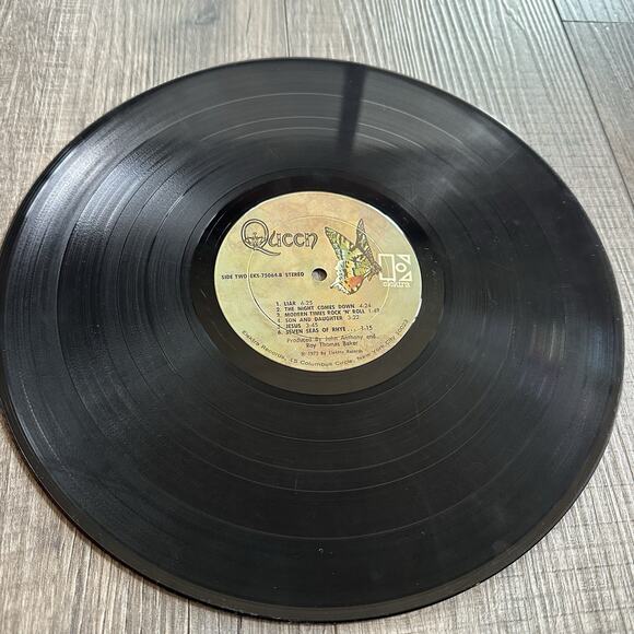 Queen Self-Titled Record 33 RPM LP EKS-75064 Elektra Records 1973 Vinyl - Picture 4 of 4